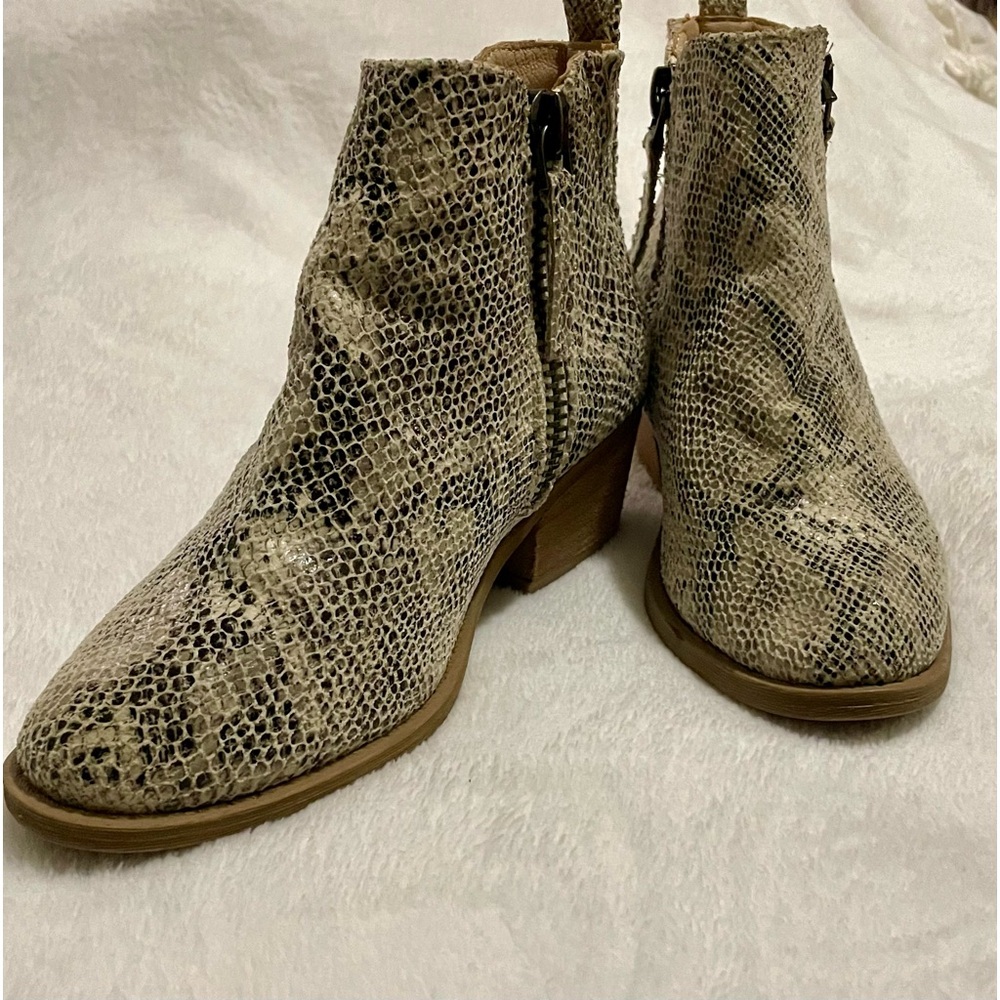 Very G| Snake skin printed ankle boots with double zipper women’s
